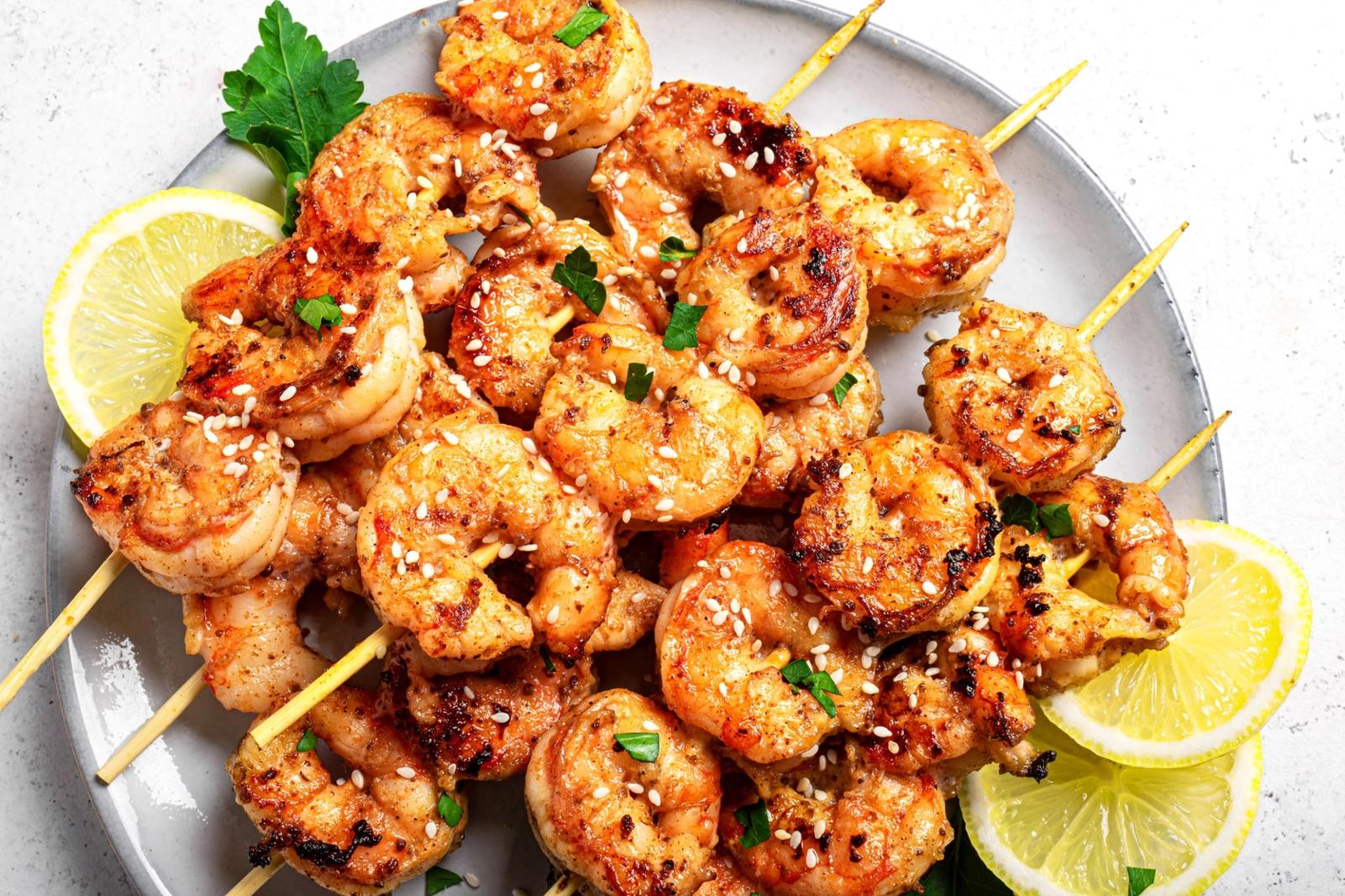 Brochettes de crevettes grillées