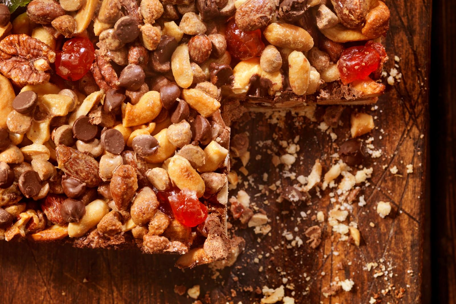 Sablé aux noix, fruits confits et chocolat