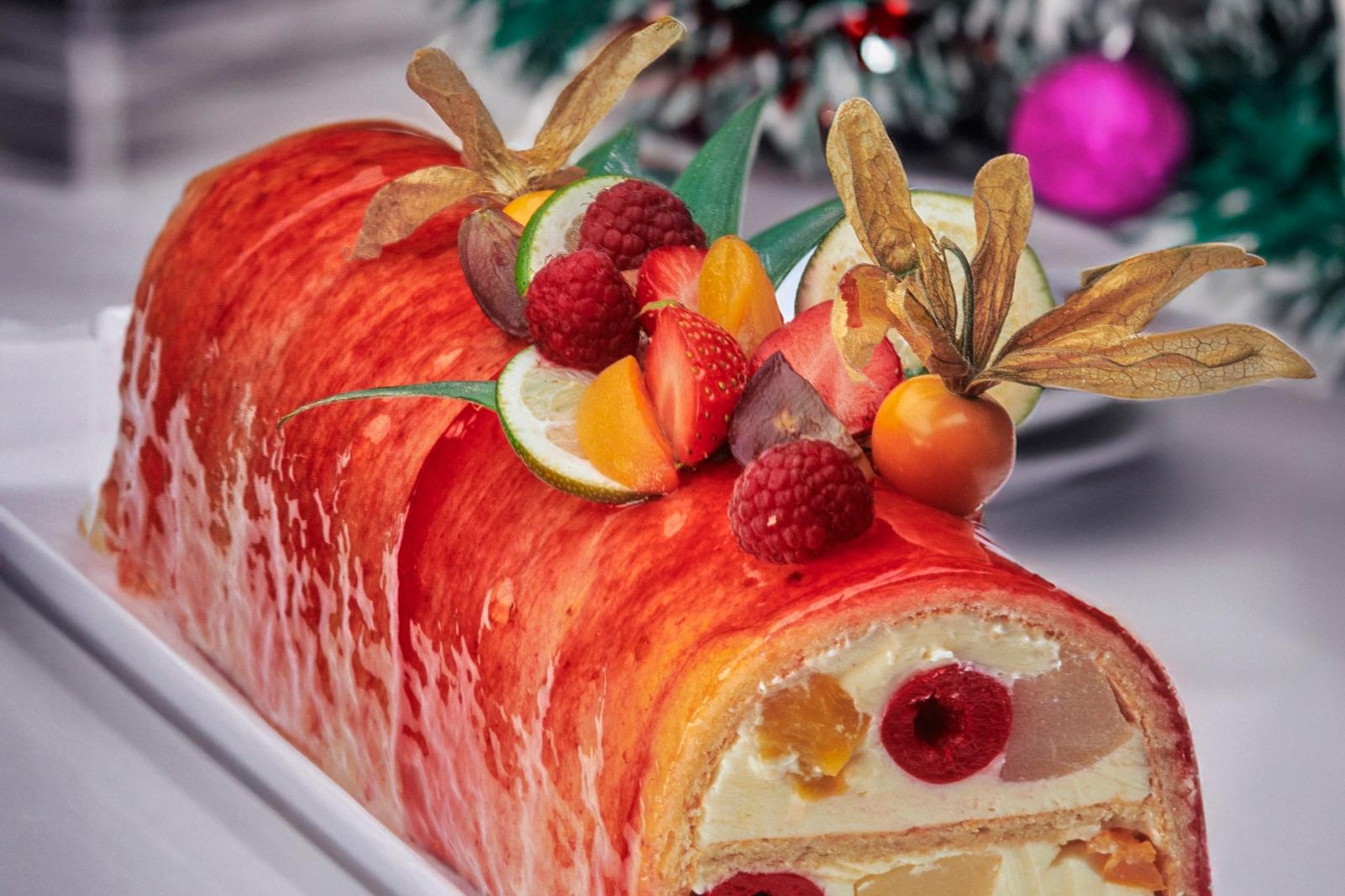 Bûche de Noël aux fruits et à la crème de quark