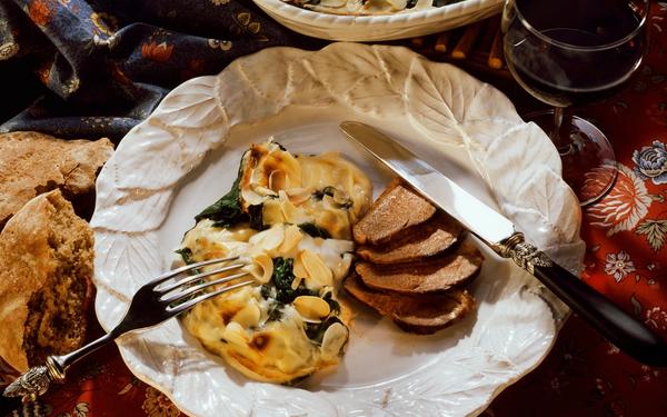 Magret de canard, gratin d’épinards aux amandes