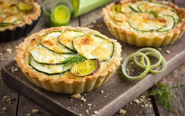 Tarte courgettes poireaux et fromage