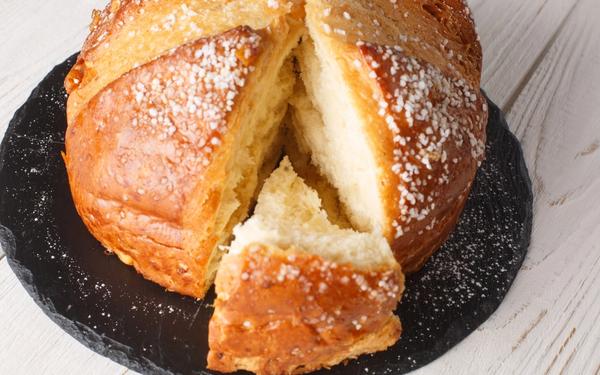 Brioche Mouna de Pâques à l’anis et à l'orange sucrée