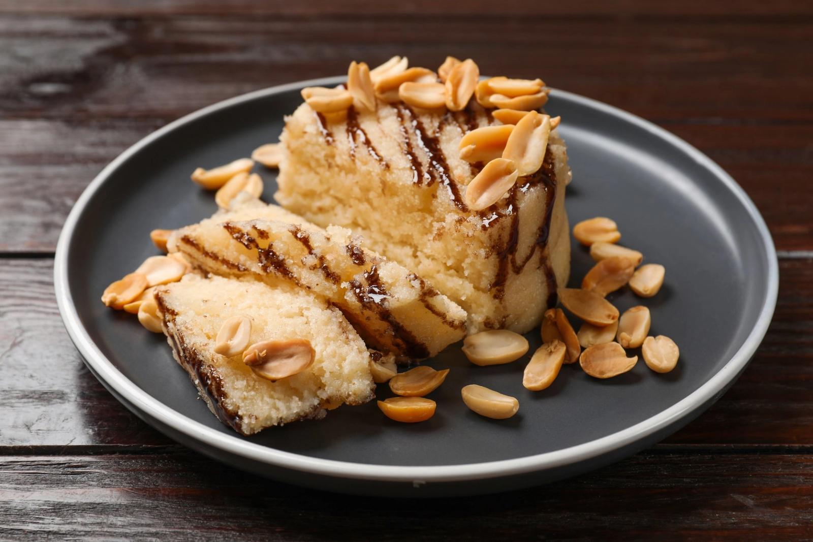 Halva de semoule sucré aux cacahuètes