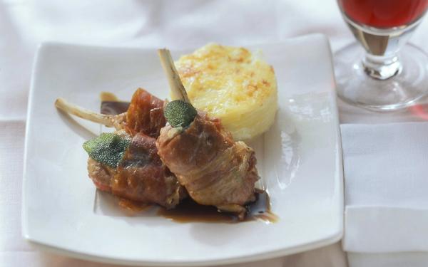 Côtelettes d'agneau à la sauge et au jambon