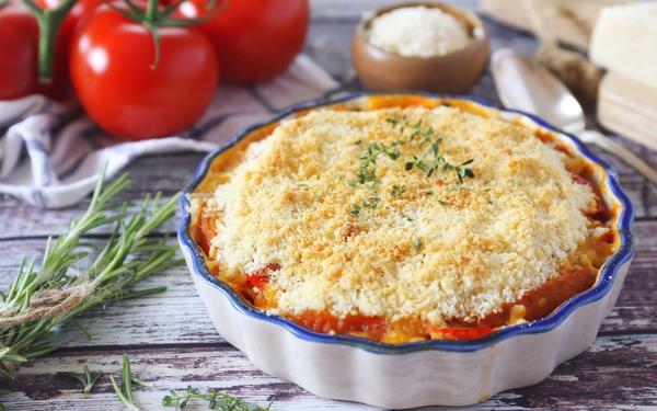 Crumble de tomate aux herbes et parmesan