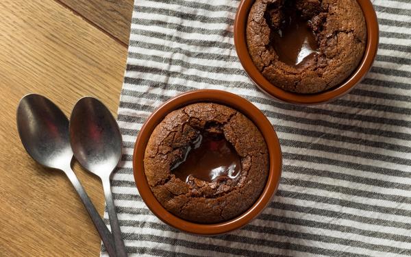 Gâteau de lave fondu au chocolat maison