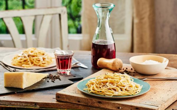 Spaghetti cacio e pepe