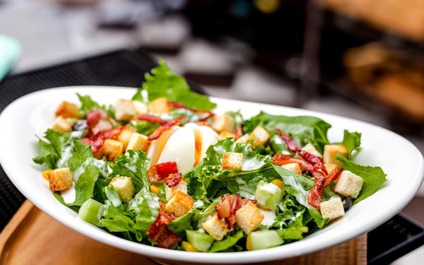 Salade César fraîche