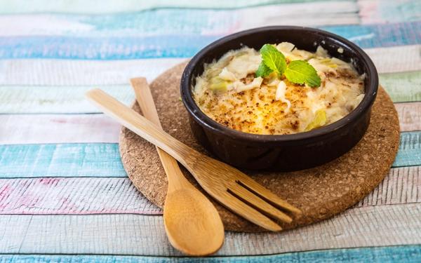 Pétoncles gratinés aux poivrons et champignons