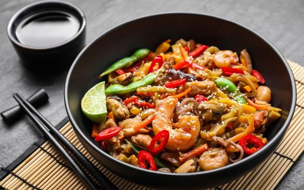 Recette wok sauté de fruits de mer aux légumes
