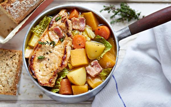 Ragoût de cidre irlandais avec côtelettes de porc
