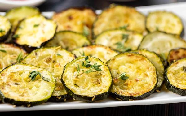 Chips de courgettes au four