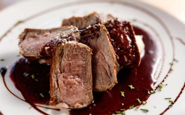 Bœuf à la sauce au vin rouge