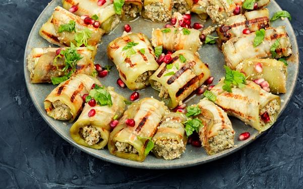 Rouleaux d'aubergines farcies