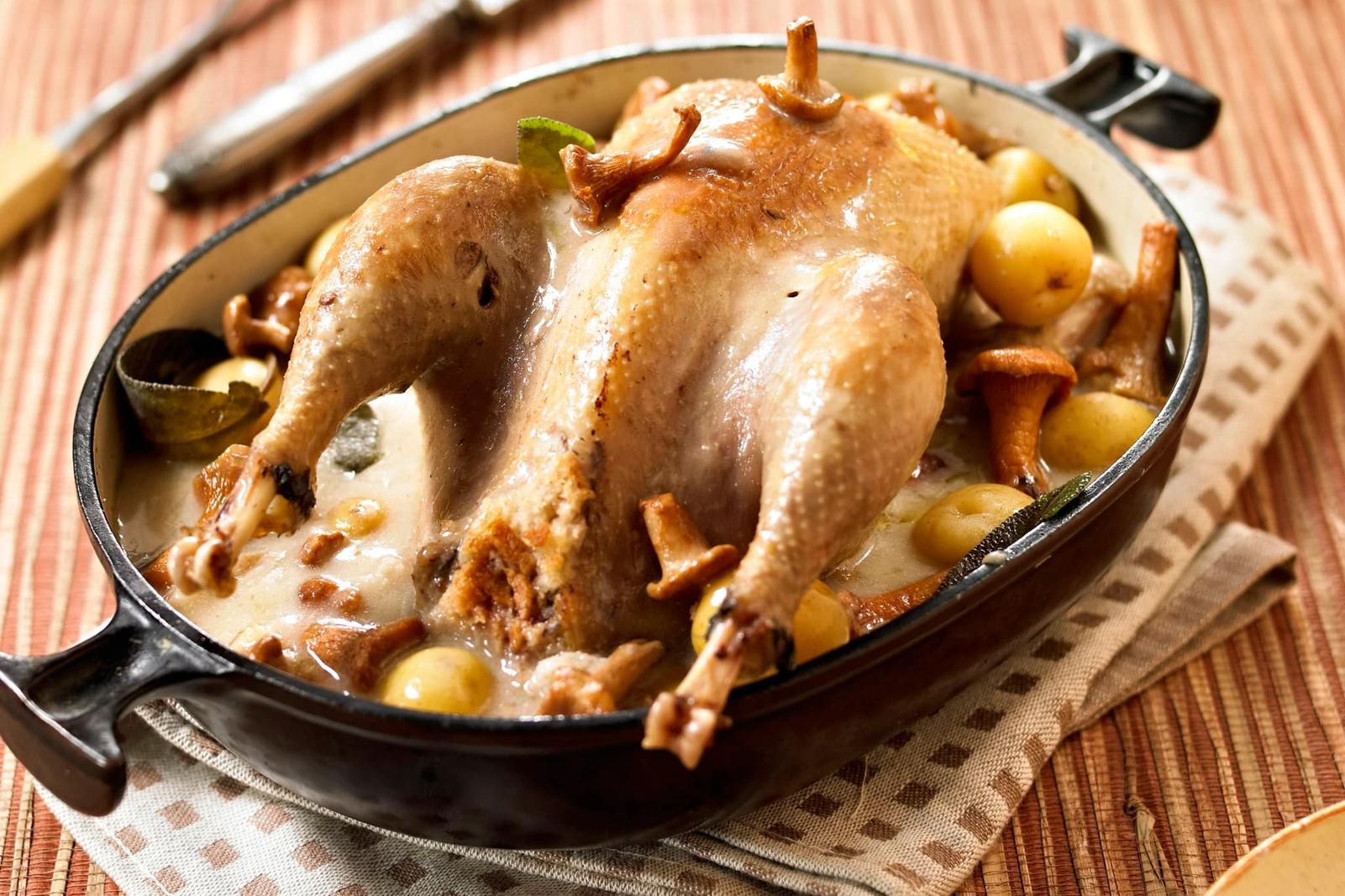 Faisan à la crème de girolles et pommes de terre grenaille