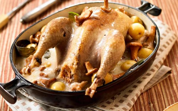 Faisan à la crème de girolles et pommes de terre grenaille