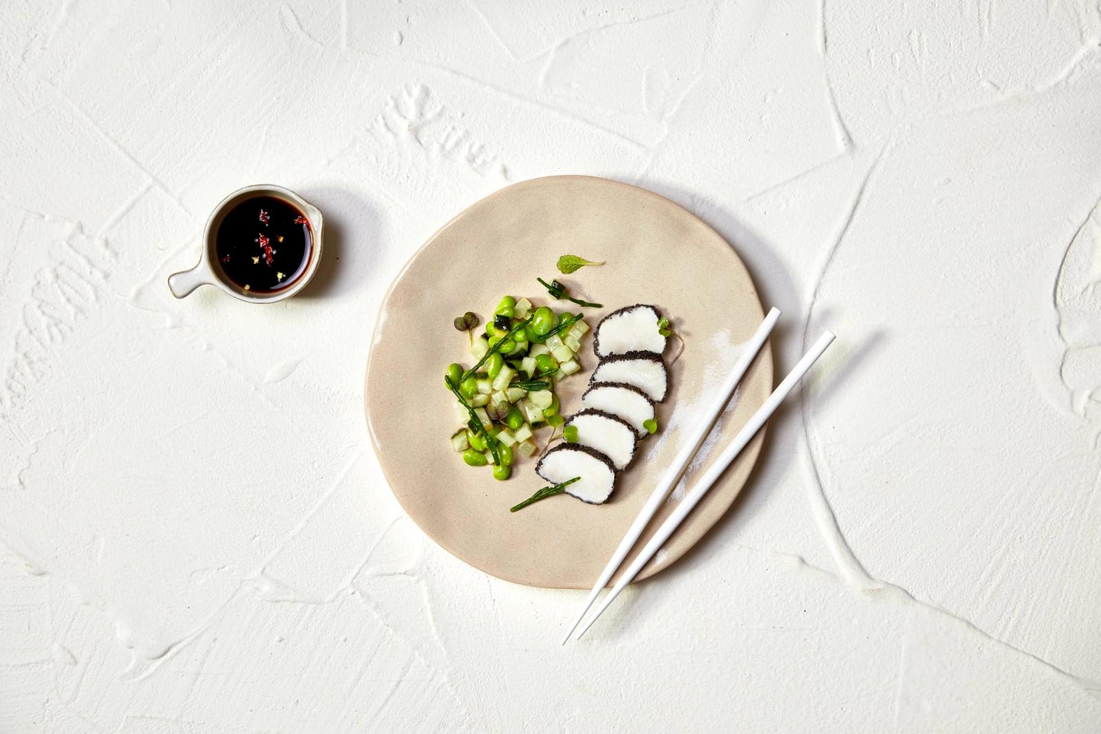 Tataki de merlu et salade de fèves de soja (edamame)