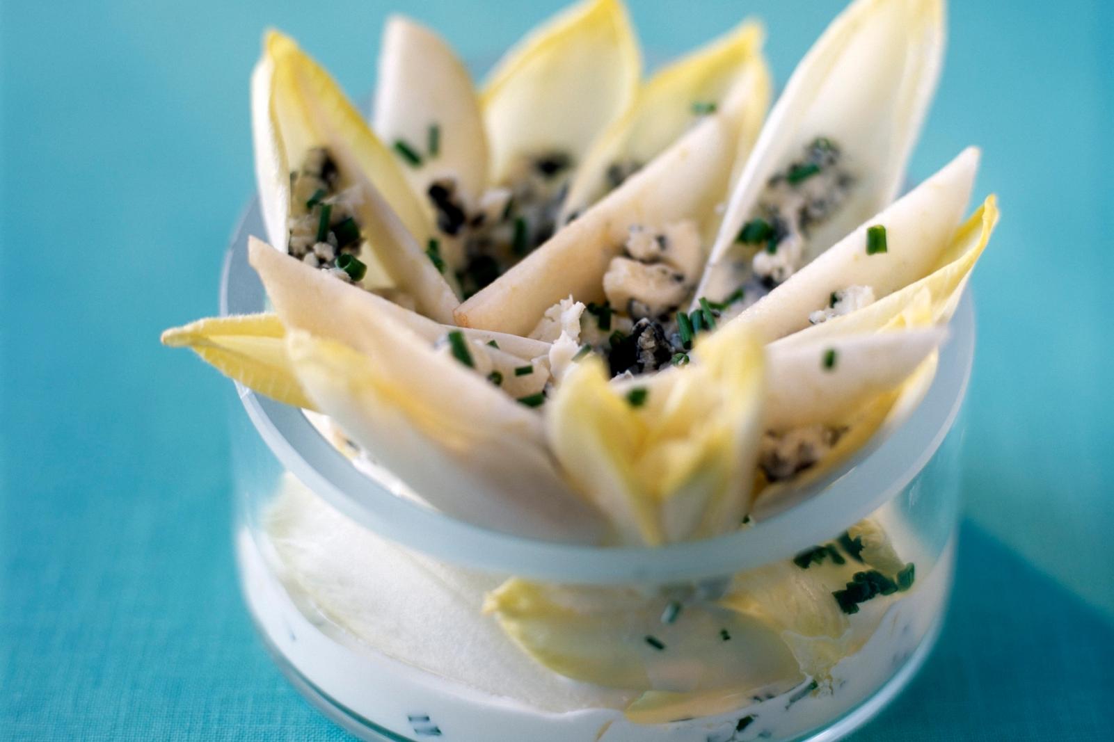 Salade d'endives aux poires et au roquefort