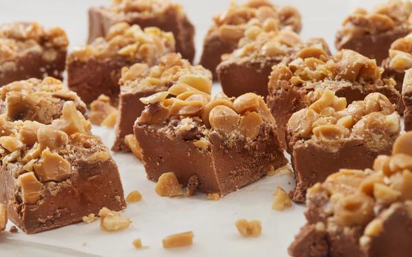 Fudge au chocolat et aux cacahuètes