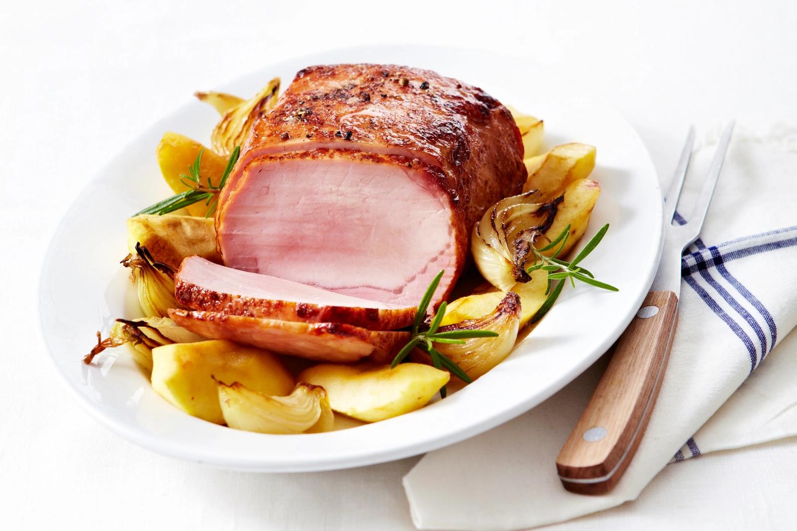 Rôti de porc fumé aux oignons et aux pommes