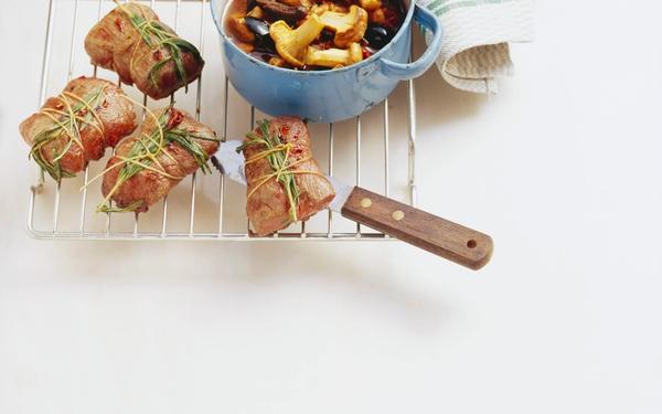 Lombo d'agnello alle olive (filet d'agneau aux olives)