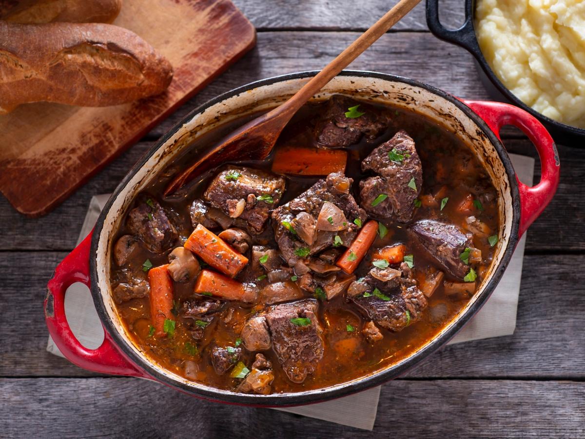 L’Histoire du bœuf bourguignon : des champs bourguignons aux tables du monde