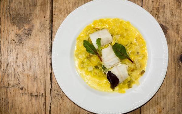 Poireaux sur citron avec fondues au safran