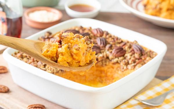 Purée de patates douces avec crumble de noix de pécan
