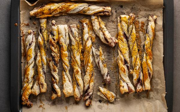 Bâtonnets de pâte feuilletée aux olives