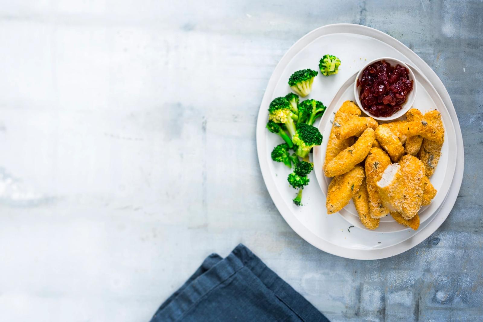Nuggets de poulet au brocoli et pickle d'oignons
