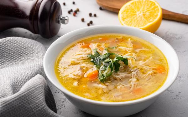 Soupe au poulet et aux pois chiches