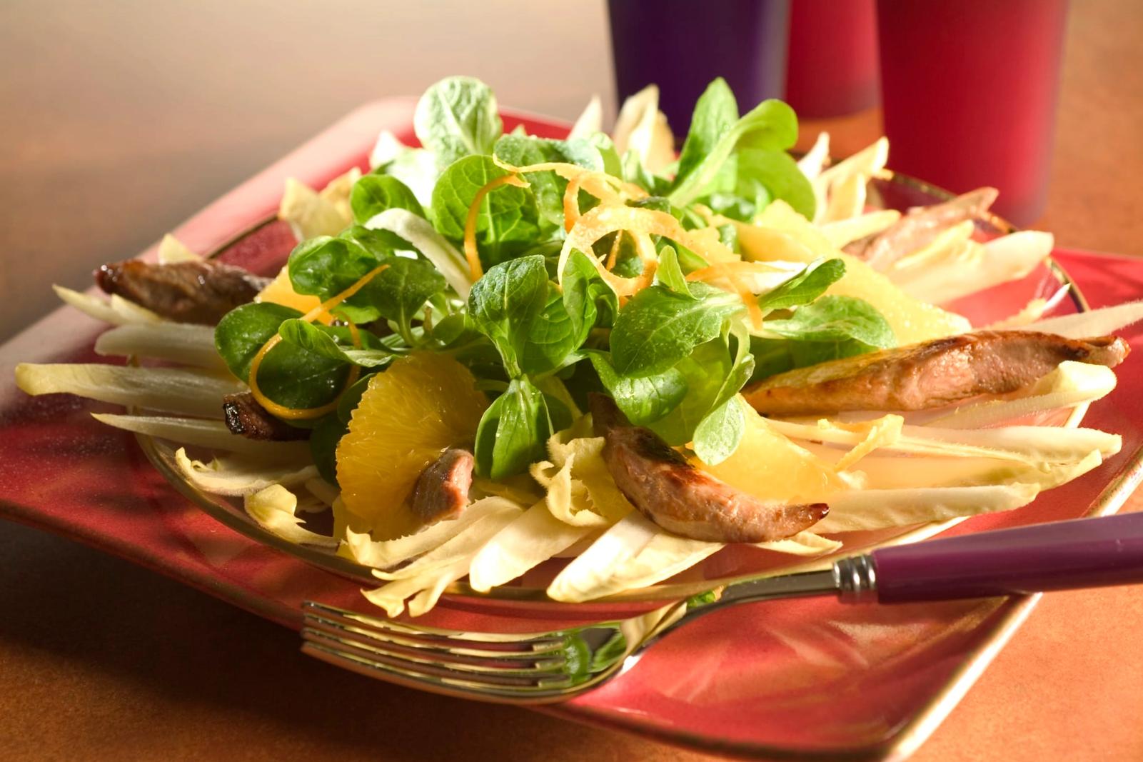 Salade d'aiguillettes de canard aux oranges