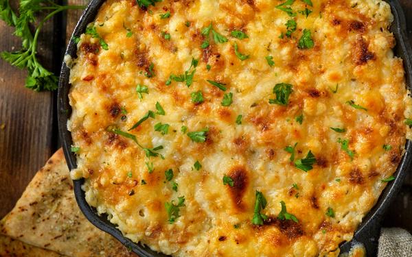 Recette de trempette au fromage, artichaut et asiago croustillant