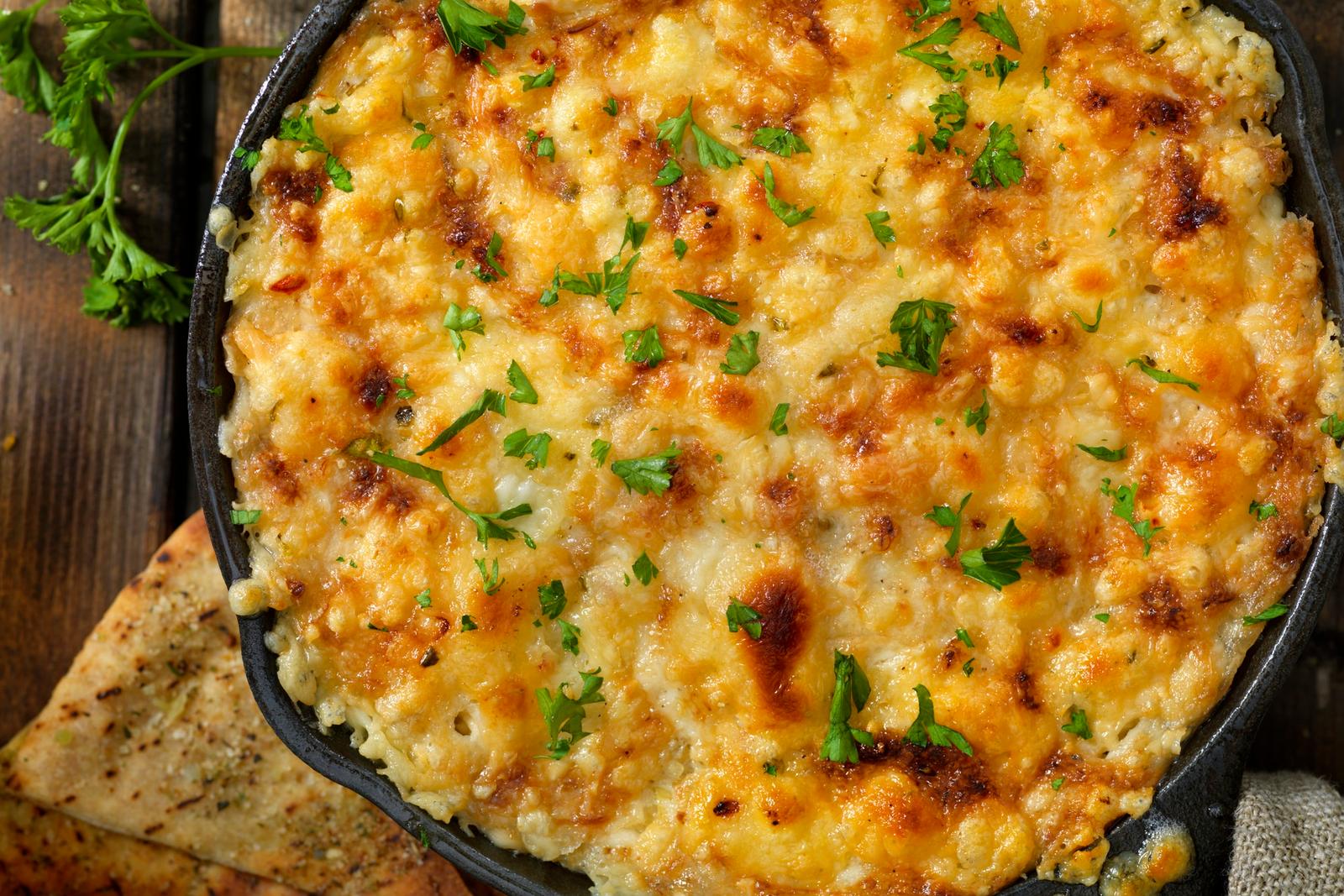 Recette de trempette au fromage, artichaut et asiago croustillant
