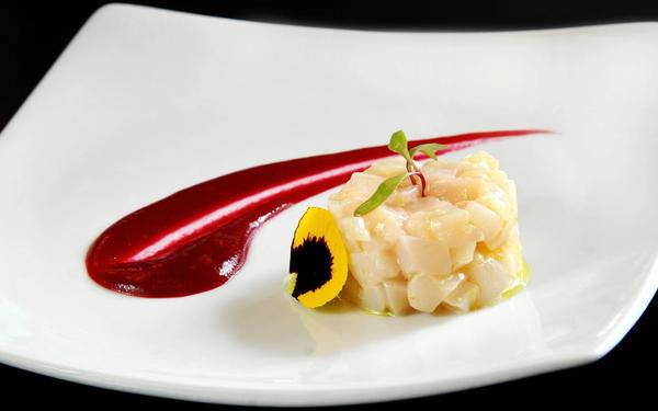 Recette de tartare de saint-jacques à l'huile de truffes