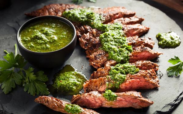 Steak de jupe cuit maison avec Chimichurri