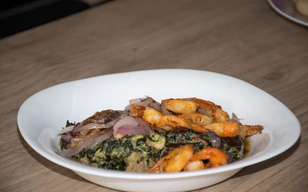 Ndolé camerounais aux arachides et crevettes