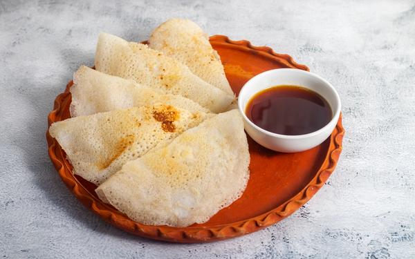 Chakuli pitha ou crêpe de riz fermentée douce