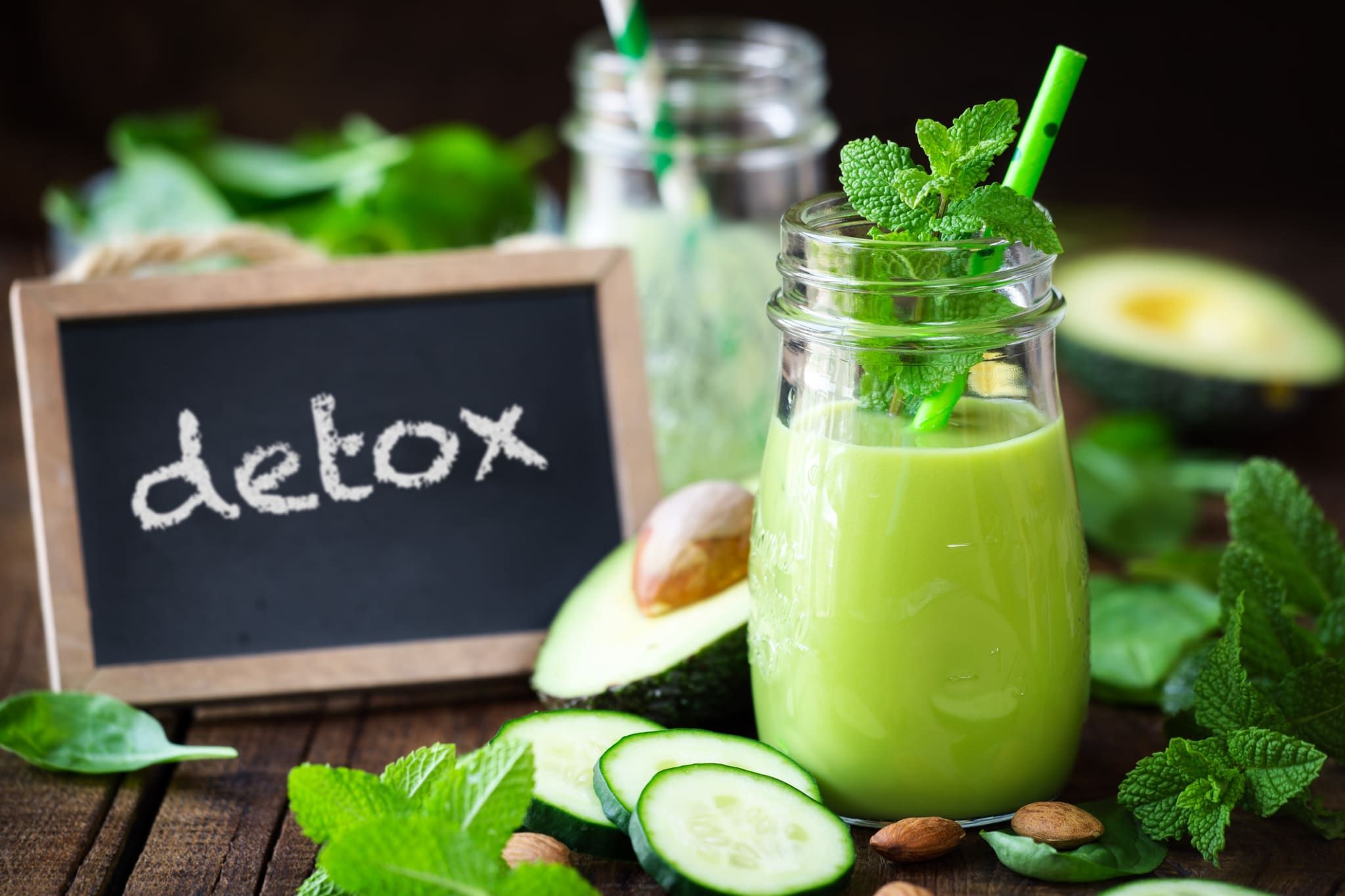 Smoothie détox avocat et concombre