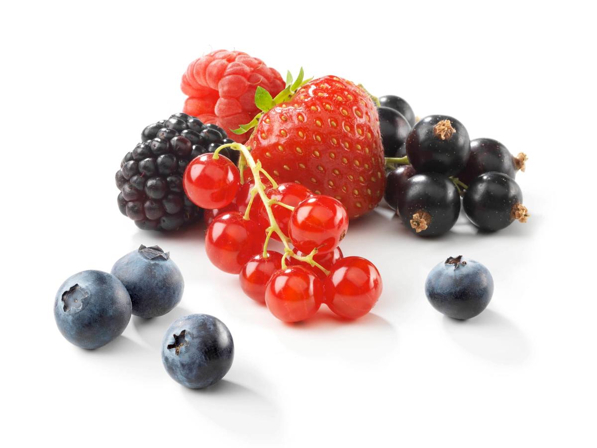 Petits fruits rouges et bleus : bienfaits nutritionnels, différences + 6 recettes
