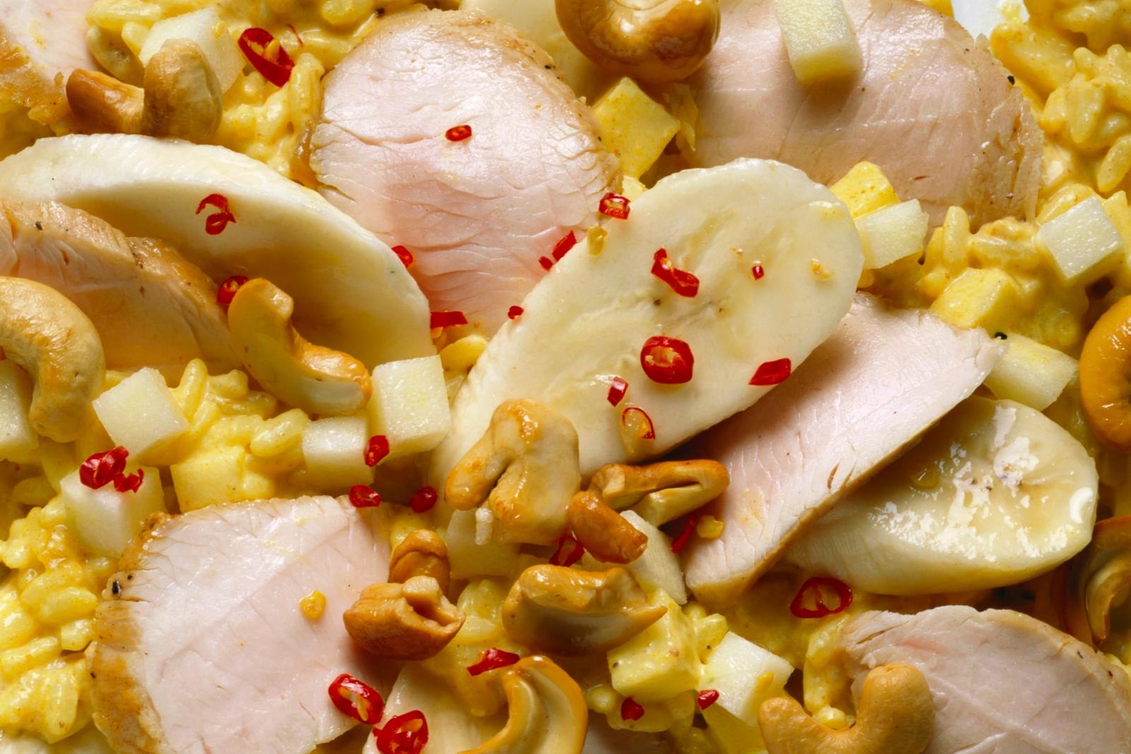 Salade de riz à la dinde, banane et noix de cajou