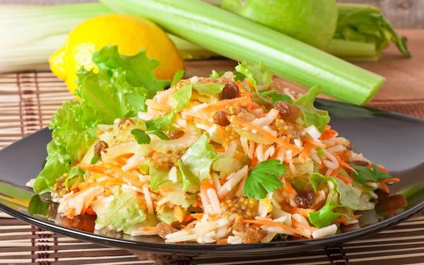 Salade Waldorf pommes céleri