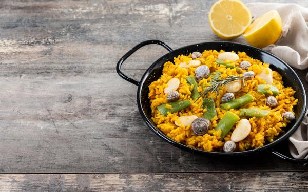 Paella valenciana traditionnelle