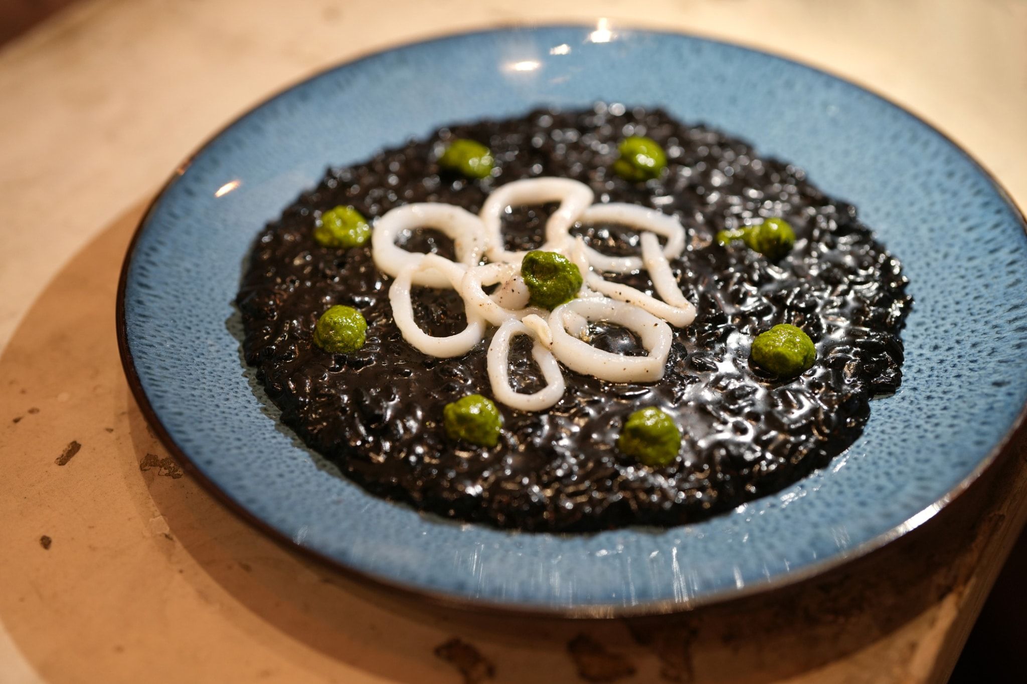 Risotto à l’encre de seiche