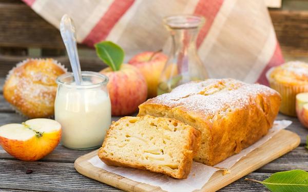 Gâteau au yaourt, pommes et huile d’olive