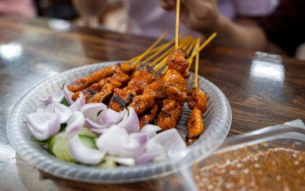 Brochettes de poulet satay