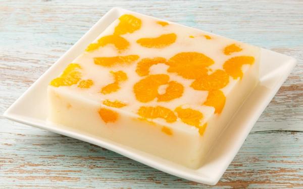 Agar laitier avec mandarines