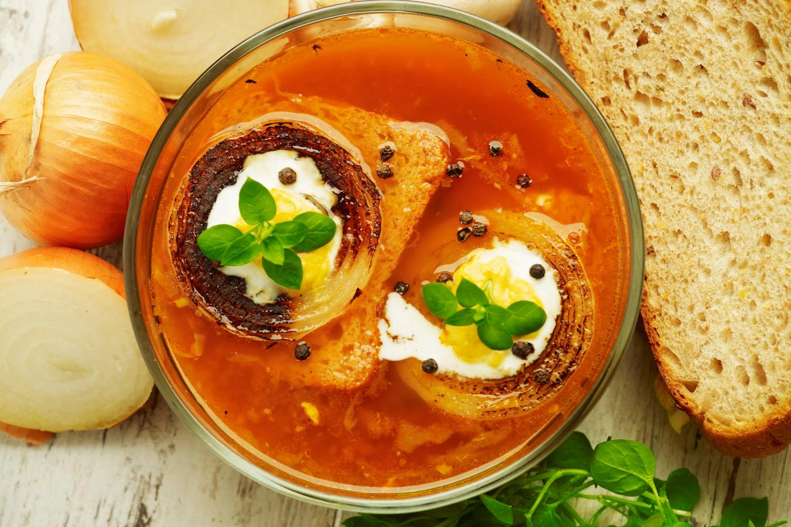 Soupe à l'oignon traditionnelle