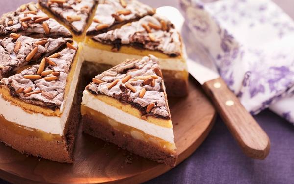 Tarte meringuée aux poires et pignons de pin