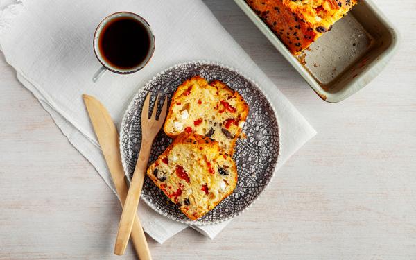 Cake salé au fromage et à la tomate